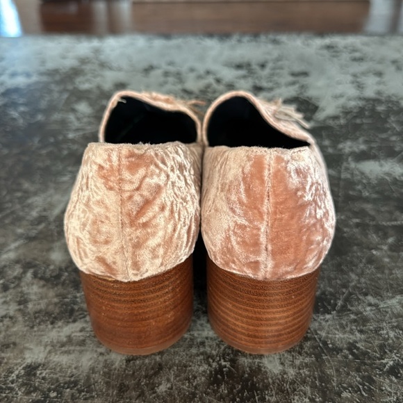 Rebecca Minkoff Blush Edie Velvet Tassel Loafers Size 8.5 - Picture 3 of 7